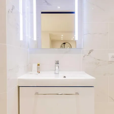 Modern - 2br - 6p - Saint-ambroise Paris